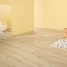 7,7cm magas színazonos szegélyléc Quick Step laminált padlókhoz