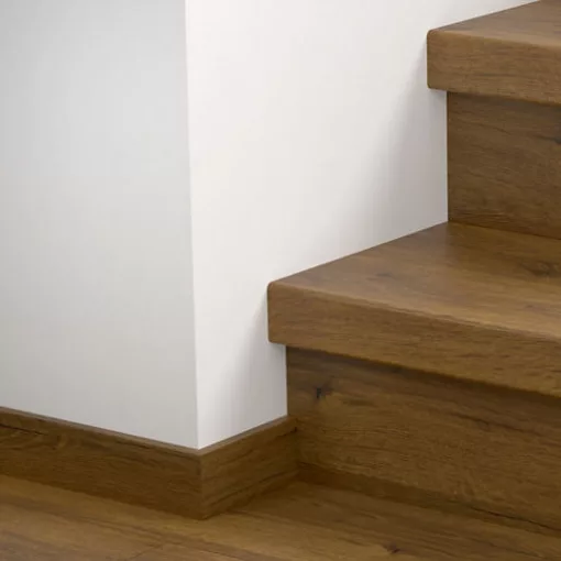 Classic kakaóbarna tölgy Quick Step bullnose lépcsőburkolat