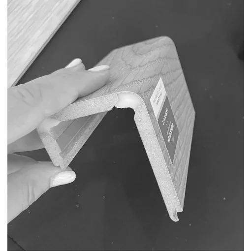 Eligna világosszürke elegáns tölgy Quick Step bullnose lépcsőburkolat