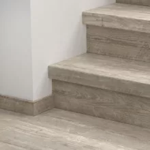 Bloom reggeli köd fenyő Quick Step bullnose lépcsőburkolat