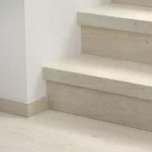 Bloom világos tengeri fuvallat tölgy Quick Step bullnose lépcsőburkolat
