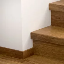 Bloom barna őszi tölgy Quick Step bullnose lépcsőburkolat