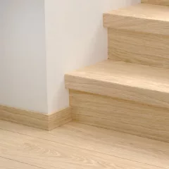   Bloom tiszta barackszínű tölgy Quick Step bullnose lépcsőburkolat