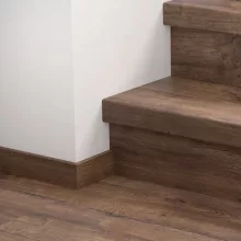 Bloom csokoládé színű őszi tölgy Quick Step bullnose lépcsőburkolat