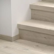 Bloom fehéres pamut tölgy Quick Step bullnose lépcsőburkolat