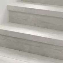Bloom havasi fenyő Quick Step bullnose lépcsőburkolat