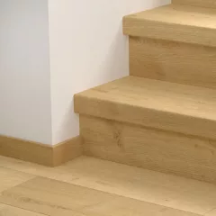  Bloom elegáns természetes tölgy Quick Step bullnose lépcsőburkolat