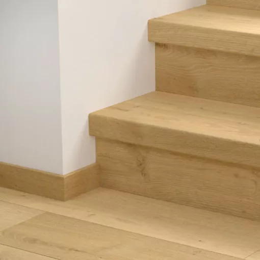 Bloom elegáns természetes tölgy Quick Step bullnose lépcsőburkolat