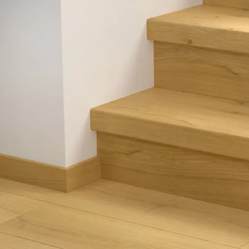 Bloom csiszolt mézszínű tölgy Quick Step bullnose lépcsőburkolat